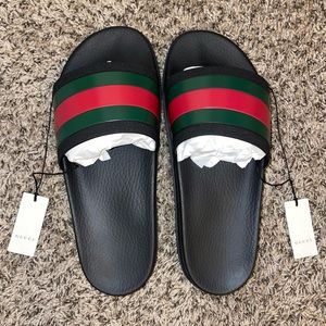 Gucci slides. NEVER BEEN WORN. Perfect condition and perfect for a gift:)